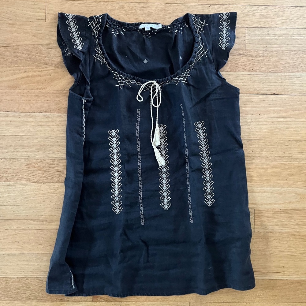 Calypso 100% linen. Size small. Black w ivory trim